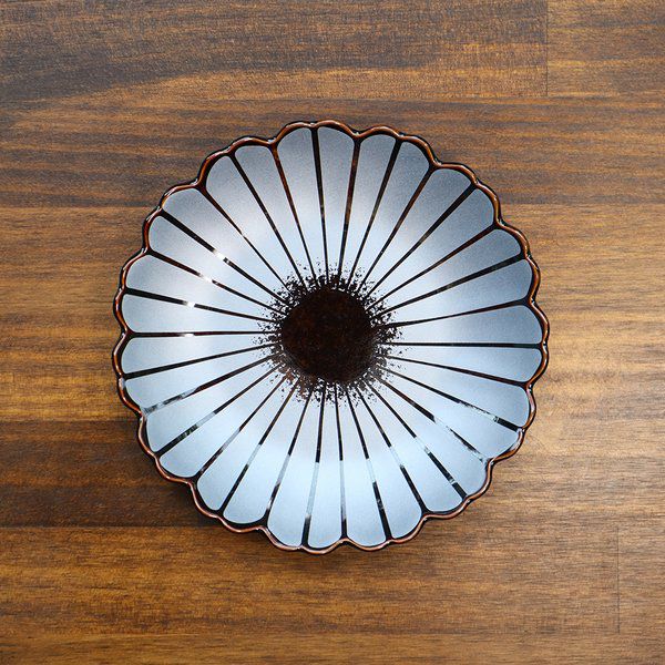 【長期在庫品SALE】有田焼 アメ釉銀彩八重桜5寸皿（高台無）