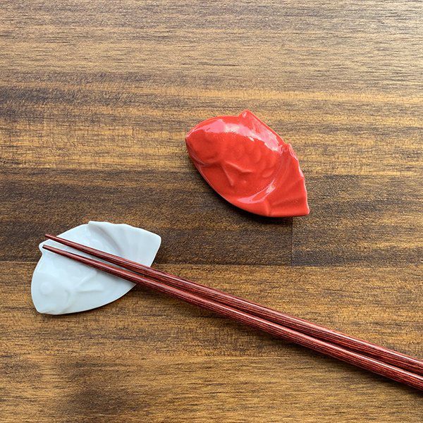 波佐見焼　鯛型ハシオキ　（赤・白）