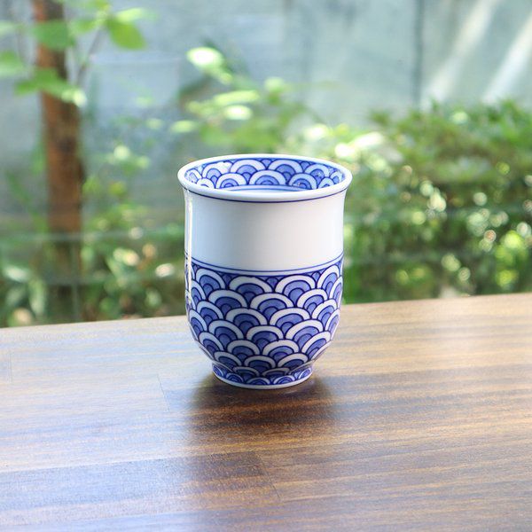 有田焼 青海波 湯呑 (大)の商品画像