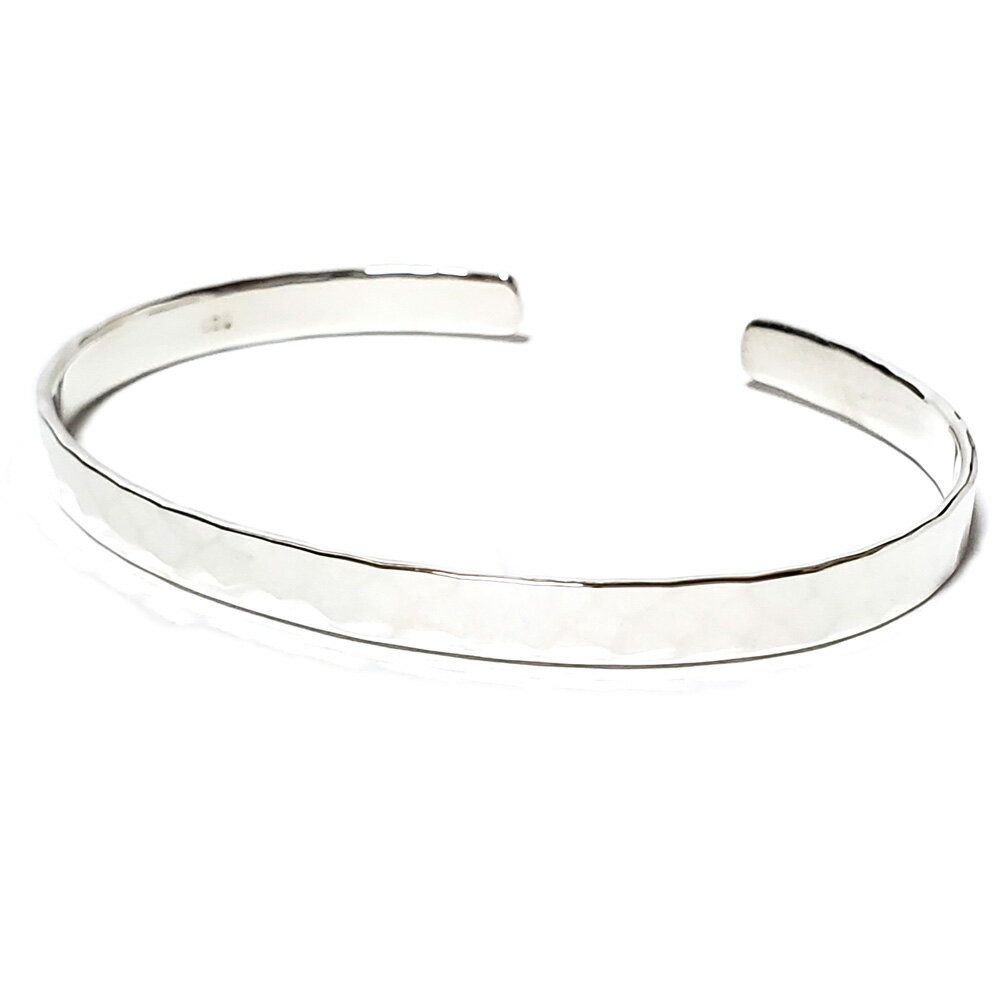 VASEERA -ヴァシーラ- 5mm幅 ダイヤカットエンボス仕上げ シルバーバングル 【メンズ/レディース/ブレスレット/シルバー925/KPB-011】