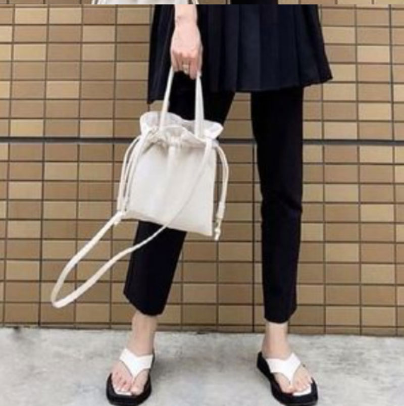 セットアップ レディース 大人 生地 リラクシング 2点セット ゆったり プリーツトップス パンツ ストレートライン すっきり 印象 きれいめ プルオーバー セット スリット スプリーツ切り替え カート スリムパンツ