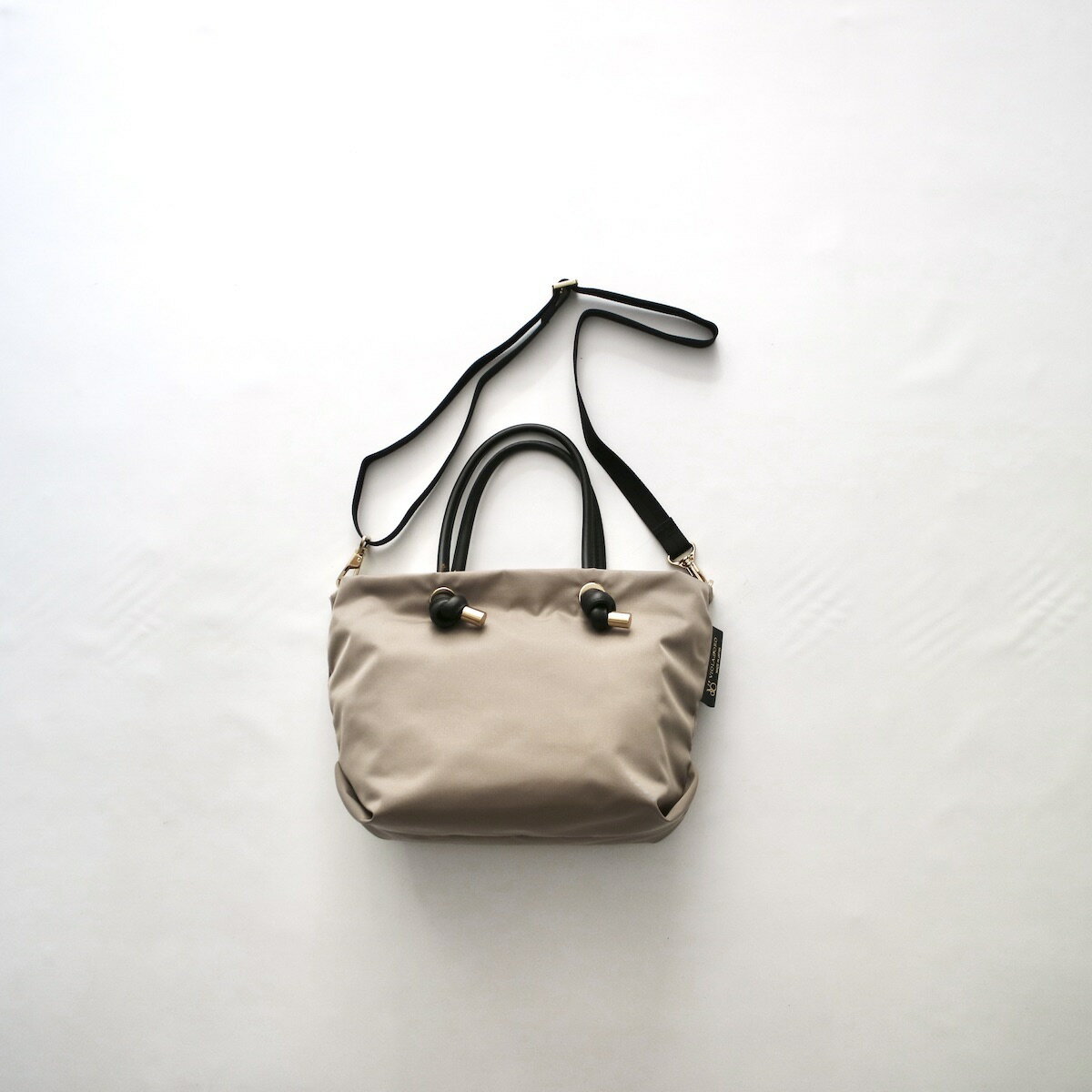 【VIOLAd'ORO】ヴィオラドーロ -BIANCA- KNOT HANDLE NYLON TOTE BAG | レディース バック バッグ トート トートバック トートバッグ ナイロン ナイロントートバック ナイロントートバッグ レザーハンドルトートバック レザーハンドルトートバッグ ビアンカ ブランド 日本製