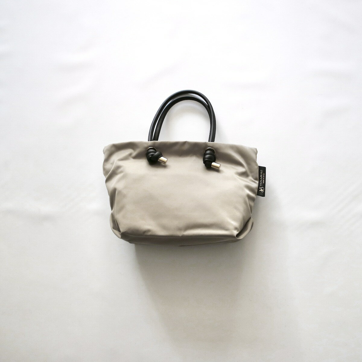 【VIOLAd'ORO】ヴィオラドーロ -BIANCA- KNOT HANDLE NYLON TOTE BAG | レディース バック バッグ トート トートバック トートバッグ ナイロン ナイロントートバック ナイロントートバッグ レザーハンドルトートバック レザーハンドルトートバッグ ビアンカ ブランド 日本製