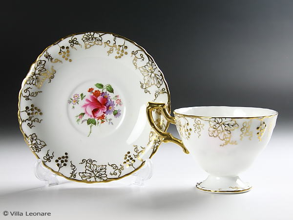 【ロイヤル　クラウン　ダービー】ヴァイン カップ＆ソーサー