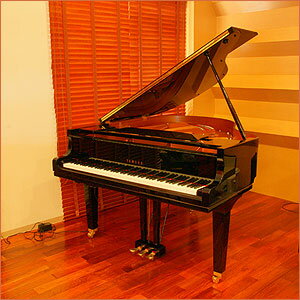 【中古】YAMAHA-ヤマハ・グランドピアノ　GC1 サイレント付