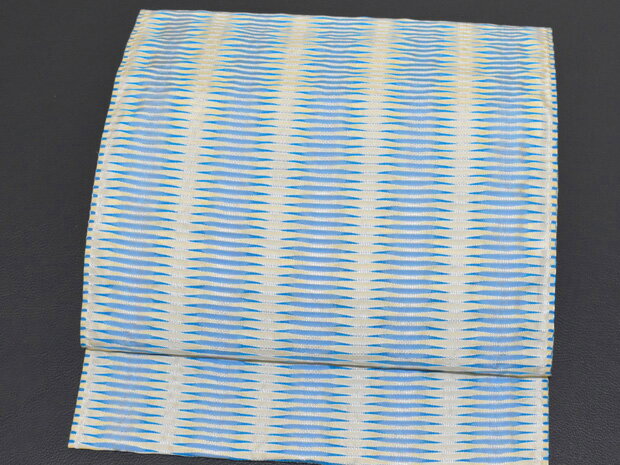 ＜麟 RIN＞＜別途税別15,000円で袋帯あるいは京袋帯に加工可能＞＜全通＞西陣織 杉村謹製 正絹 九寸名古屋帯 極薄グレー地×スカイブルー系【お仕立代無料＆送料無料＆代引料無料】女性用 西陣帯 九寸帯 九寸なごや帯 付下げ用 色無地用 小紋用 紬用 日本製