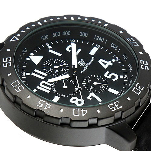 スミス＆ウェッソン Smith & Wesson 正規品 ミリタリーウォッチ 腕時計 メンズ CALIBRATOR WATCH SWW-877-WH デイデイトカレンダー 日付 曜日 マルチファンクション ウレタンベルト 雑誌掲載ブランド 男性用 時計 ブラック ホワイト