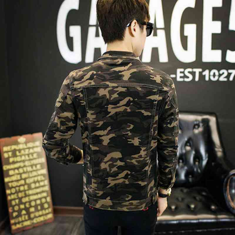 【商品説明】迷彩柄M L XL 2XL 3XLサイズ/cm・Mサイズ:着丈62 身幅92 肩幅40.8 袖丈62・Lサイズ:着丈64 身幅96 肩幅42 袖丈63・XLサイズ:着丈66 身幅100 肩幅43.5 袖丈64・2XLサイズ:着丈68 身幅104 肩幅44.5 袖丈68・3XLサイズ:着丈69 身幅108 肩幅45.5 袖丈69素材:コットンブレンド ショップのご紹介 40代 ランキング ブランド tps-854 当店はファッションブランド通販ストアですお客様第一のお気持ちで商品サービスを提供しております当店では沢山のメンズファッションアイテム取扱しておりますこちらの洋服と関連する洋服では ブルゾン ジャンパー ミリタリージャケット コート フライトジャケット シャツジャケット モッズコート レインジャケット レインコート レインスーツ スタンドカラージャケット も取扱しております是非ご確認くださいませ どんな洋服を扱ってるの？当店ではシンプルやワンポイント違う他と被らない洋服を多数取扱しております個性的で相性抜群な おしゃれ オシャレ お洒落 きれいめ 大人 かっこいい 大人かっこいい クール 男性 男の子 定番 珍しい 上品 上質 人気 おすすめ トレンド 新商品 新作 2023 2024 な 服 服装 男性服 を 豊富 バリエーション で お手頃 プチプラ お安く 激安 SNS 海外 モデル 俳優 芸能人 インスタグラム インスタ インスタグラマー インスタ映え ファッション 冬服 30代 オフィス 20代 秋服 春服 などをお取り扱いしております是非バリエーションからお選びをお楽しみくださいませ どんな体型に向いてるの？当店ではさまざまな体型に向けてサイズや号数展開をしております身長では 150 155 160 165 170 175 180 185 190 195 200 cm 低身長 高身長 に対応しており XS SS S M L LL 3L 4L 5L 6L 7L 8L 9L10L フリー XL 2XL 3XL 4XL 5XL 2L XXL XXXL XXXXL 3号 5号 7号 9号 11号 13号 15号 17号 19号 21号 23号 といろいろな方々に着用いただけますよう多数お取り扱いしておりお客様のお悩みを解決させていただきます どんな年代が着れるの？当店では幅広い世代に向けて洋服を展開しております老若男女問わず 10代 40代 50代 60代 70代 対応 学生 高校生 大学生 お兄さん セクシー ガイ クールガイ シニア世代 ミレニアル世代 Z世代 と幅広い年代に向けてアイテムを展開中でございます どんなシーズンで着れるの？当店ではオールシーズンに着れる洋服を展開しております季節では 春 夏 秋 冬 オールシーズン 春夏 夏秋 秋冬 冬春 夏服 春物 夏物 秋物 冬物 年中 季節 春用 夏用 秋用 冬用 と年中着れるような洋服を展開中でございます どんなシーンで着ていけるの？当店ではいろいろなシーンで着て行ける洋服を用意しております使えるシーンでは 父の日 クリスマス 誕生日 ギフト プレゼント 結婚式 飲み会 入学式 卒業式 同窓会 記念日 デート 旅行 通勤 通学 フォーマル スポーツ 職場 会社 普段使い 普段着 防寒 お出かけ キャンパス スクール 学校 テーマパーク トレーニング サマー デイリー 仕事 プライベート カジュアル キャンプ コーデ コーディネート コストパフォーマンス コスパ ストレッチ スマート 韓国 韓国ファッション 韓国風 男子 と大切な場面で着用でき 肌に優しい 高級 高級感 男子力 特徴 美脚 裏地 綺麗 綺麗め 男らしい 綺麗系 清潔感 清潔 清楚 清楚感 印象 好感度 UP カッコイイ 涼しい 暖かい 北海道 といった印象を与えて自身を魅力的に見せることができるアイテムです どんな着こなしできるの？お客様のお好みなコーディネートや着こなしいただけます例えば ゆるい らくらく しっとり 大きめ 小さめ 大きいサイズ ショート ロング 丈 ゆったり スリム 細身 痩せ型 フリーサイズ 体型 カバー といったお好きなコーデなどでコーディネートお楽しみいただけます どんなカラーや柄を取り扱ってるの？当店ではお客様の要望に合わせて沢山のカラーや柄を用意しております色では ホワイト イエロー オレンジ ピンク レッド ベージュ シルバー ゴールド グレー パープル ブラウン グリーン ブルー ブラック マルチカラー ネイビー カーキ ワインレッド 透明 黒 白 赤 紺 藍 黄 緑 青 茶 水 灰 色 とたくさんお取り扱いしており 無地 ロゴ ワンポイント カモフラージュ 迷彩 総柄 プリント 刺繍 チェック ストライプ ライン キャラクター ボーダー ヒョウ レオパード ドット 水玉 花 植物 幾何柄 スカル ペイズリー 星 ヘビ といったお客様の好みに応じた物を多数お取り扱いしております他と被らない色や形個性的で豊かで面白いデザイナーズや単色もたくさん展開しております どんなジャンルの洋服があるの？当店ではお客様のご要望に合わせて沢山の種類やテイストを豊富に用意しておりますファッションテイストでは ストリート アメカジ シンプル ミリタリー スポーティ キレカジ モード バンド ミュージック 原宿系 セレカジ レトロ ビンテージ風 ビジネス エレガント トラッド クラシカル ナチュラル マニッシュ カジュアルコーデ オフィスカジュアル 重ね着 Aライン エレガンス ベーシック お腹 選べる オールコーデ デザイン とたくさん豊富にお取り扱いしておりサイズ感ではお客様の要望に合わせて用意しており セット 柄 派手 イケメン オリジナル 洗える ボレロ 羽織 厚手 薄手 他と被らない からお好みお選びいただけてお楽しみいただけます是非ご確認くださいませ どんな生地や素材があるの？当店では沢山の生地や素材をお取り扱いしております素材では ポリエステル 綿 コットン ナイロン 本革 ウール ボア フリース 合皮 フェイクレザー キルト デニム コーデュロイ ニット ツイル レーヨン アクリル スウェット ゴアテックス ジャージー フェイクファー ムートン とさまざまな肌に優しい素材をお取り扱いしており UVカット 着痩せ 着やせ 着回し 効果 機能性 ブランド メンズファッション 個性的 高品質 生地 雪 CN 日本製 裏地あり 裏地なし 裏起毛あり 裏起毛なし 速乾 無し 有り 取り外し 収納 と機能性豊かに兼ね揃えております ペティート プラス トール 家庭洗濯 ドライクリーニング ウェットクリーニング 裏起毛 裏ボア 令和 サイズ交換 毛玉になりにくい モード系 とメンテナンスできます気持ちいい肌触りの生地がありますためお選びくださいませ どんなイベントやキャンペーンをしているの？当店ではさまざまなサービスキャンペーンセールを実施しておりますサービスやキャンペーンでは あす楽 あすらく 即納 速達 予約 楽天 クーポン ポイント 入荷済 OFF セール お得 特価 送料無料 メール便 ネコポス イベント 企画 キャンペーン SALE セール価格 ランキング 安い 割引 新製品 新品 正規 流行 流行り 話題 即日配送 翌日 など楽しいイベントを毎週開幕中です是非ご利用くださいませ またお得なクーポンも発行しております是非活用くださいませ詳しくは当店のカテゴリページをご参考くださいませ オシャレをさらに楽しく♪ 今日も良い1日を！【商品説明】迷彩柄M L XL 2XL 3XLサイズ/cm・Mサイズ:着丈62 身幅92 肩幅40.8 袖丈62・Lサイズ:着丈64 身幅96 肩幅42 袖丈63・XLサイズ:着丈66 身幅100 肩幅43.5 袖丈64・2XLサイズ:着丈68 身幅104 肩幅44.5 袖丈68・3XLサイズ:着丈69 身幅108 肩幅45.5 袖丈69素材:コットンブレンド ショップのご紹介 40代 ランキング ブランド tps-854 当店はファッションブランド通販ストアですお客様第一のお気持ちで商品サービスを提供しております当店では沢山のメンズファッションアイテム取扱しておりますこちらの洋服と関連する洋服では ブルゾン ジャンパー ミリタリージャケット コート フライトジャケット シャツジャケット モッズコート レインジャケット レインコート レインスーツ スタンドカラージャケット も取扱しております是非ご確認くださいませ どんな洋服を扱ってるの？当店ではシンプルやワンポイント違う他と被らない洋服を多数取扱しております個性的で相性抜群な おしゃれ オシャレ お洒落 きれいめ 大人 かっこいい 大人かっこいい クール 男性 男の子 定番 珍しい 上品 上質 人気 おすすめ トレンド 新商品 新作 2023 2024 な 服 服装 男性服 を 豊富 バリエーション で お手頃 プチプラ お安く 激安 SNS 海外 モデル 俳優 芸能人 インスタグラム インスタ インスタグラマー インスタ映え ファッション 冬服 30代 オフィス 20代 秋服 春服 などをお取り扱いしております是非バリエーションからお選びをお楽しみくださいませ どんな体型に向いてるの？当店ではさまざまな体型に向けてサイズや号数展開をしております身長では 150 155 160 165 170 175 180 185 190 195 200 cm 低身長 高身長 に対応しており XS SS S M L LL 3L 4L 5L 6L 7L 8L 9L10L フリー XL 2XL 3XL 4XL 5XL 2L XXL XXXL XXXXL 3号 5号 7号 9号 11号 13号 15号 17号 19号 21号 23号 といろいろな方々に着用いただけますよう多数お取り扱いしておりお客様のお悩みを解決させていただきます どんな年代が着れるの？当店では幅広い世代に向けて洋服を展開しております老若男女問わず 10代 40代 50代 60代 70代 対応 学生 高校生 大学生 お兄さん セクシー ガイ クールガイ シニア世代 ミレニアル世代 Z世代 と幅広い年代に向けてアイテムを展開中でございます どんなシーズンで着れるの？当店ではオールシーズンに着れる洋服を展開しております季節では 春 夏 秋 冬 オールシーズン 春夏 夏秋 秋冬 冬春 夏服 春物 夏物 秋物 冬物 年中 季節 春用 夏用 秋用 冬用 と年中着れるような洋服を展開中でございます どんなシーンで着ていけるの？当店ではいろいろなシーンで着て行ける洋服を用意しております使えるシーンでは 父の日 クリスマス 誕生日 ギフト プレゼント 結婚式 飲み会 入学式 卒業式 同窓会 記念日 デート 旅行 通勤 通学 フォーマル スポーツ 職場 会社 普段使い 普段着 防寒 お出かけ キャンパス スクール 学校 テーマパーク トレーニング サマー デイリー 仕事 プライベート カジュアル キャンプ コーデ コーディネート コストパフォーマンス コスパ ストレッチ スマート 韓国 韓国ファッション 韓国風 男子 と大切な場面で着用でき 肌に優しい 高級 高級感 男子力 特徴 美脚 裏地 綺麗 綺麗め 男らしい 綺麗系 清潔感 清潔 清楚 清楚感 印象 好感度 UP カッコイイ 涼しい 暖かい 北海道 といった印象を与えて自身を魅力的に見せることができるアイテムです どんな着こなしできるの？お客様のお好みなコーディネートや着こなしいただけます例えば ゆるい らくらく しっとり 大きめ 小さめ 大きいサイズ ショート ロング 丈 ゆったり スリム 細身 痩せ型 フリーサイズ 体型 カバー といったお好きなコーデなどでコーディネートお楽しみいただけます どんなカラーや柄を取り扱ってるの？当店ではお客様の要望に合わせて沢山のカラーや柄を用意しております色では ホワイト イエロー オレンジ ピンク レッド ベージュ シルバー ゴールド グレー パープル ブラウン グリーン ブルー ブラック マルチカラー ネイビー カーキ ワインレッド 透明 黒 白 赤 紺 藍 黄 緑 青 茶 水 灰 色 とたくさんお取り扱いしており 無地 ロゴ ワンポイント カモフラージュ 迷彩 総柄 プリント 刺繍 チェック ストライプ ライン キャラクター ボーダー ヒョウ レオパード ドット 水玉 花 植物 幾何柄 スカル ペイズリー 星 ヘビ といったお客様の好みに応じた物を多数お取り扱いしております他と被らない色や形個性的で豊かで面白いデザイナーズや単色もたくさん展開しております どんなジャンルの洋服があるの？当店ではお客様のご要望に合わせて沢山の種類やテイストを豊富に用意しておりますファッションテイストでは ストリート アメカジ シンプル ミリタリー スポーティ キレカジ モード バンド ミュージック 原宿系 セレカジ レトロ ビンテージ風 ビジネス エレガント トラッド クラシカル ナチュラル マニッシュ カジュアルコーデ オフィスカジュアル 重ね着 Aライン エレガンス ベーシック お腹 選べる オールコーデ デザイン とたくさん豊富にお取り扱いしておりサイズ感ではお客様の要望に合わせて用意しており セット 柄 派手 イケメン オリジナル 洗える ボレロ 羽織 厚手 薄手 他と被らない からお好みお選びいただけてお楽しみいただけます是非ご確認くださいませ どんな生地や素材があるの？当店では沢山の生地や素材をお取り扱いしております素材では ポリエステル 綿 コットン ナイロン 本革 ウール ボア フリース 合皮 フェイクレザー キルト デニム コーデュロイ ニット ツイル レーヨン アクリル スウェット ゴアテックス ジャージー フェイクファー ムートン とさまざまな肌に優しい素材をお取り扱いしており UVカット 着痩せ 着やせ 着回し 効果 機能性 ブランド メンズファッション 個性的 高品質 生地 雪 CN 日本製 裏地あり 裏地なし 裏起毛あり 裏起毛なし 速乾 無し 有り 取り外し 収納 と機能性豊かに兼ね揃えております ペティート プラス トール 家庭洗濯 ドライクリーニング ウェットクリーニング 裏起毛 裏ボア 令和 サイズ交換 毛玉になりにくい モード系 とメンテナンスできます気持ちいい肌触りの生地がありますためお選びくださいませ どんなイベントやキャンペーンをしているの？当店ではさまざまなサービスキャンペーンセールを実施しておりますサービスやキャンペーンでは あす楽 あすらく 即納 速達 予約 楽天 クーポン ポイント 入荷済 OFF セール お得 特価 送料無料 メール便 ネコポス イベント 企画 キャンペーン SALE セール価格 ランキング 安い 割引 新製品 新品 正規 流行 流行り 話題 即日配送 翌日 など楽しいイベントを毎週開幕中です是非ご利用くださいませ またお得なクーポンも発行しております是非活用くださいませ詳しくは当店のカテゴリページをご参考くださいませ オシャレをさらに楽しく♪ 今日も良い1日を！