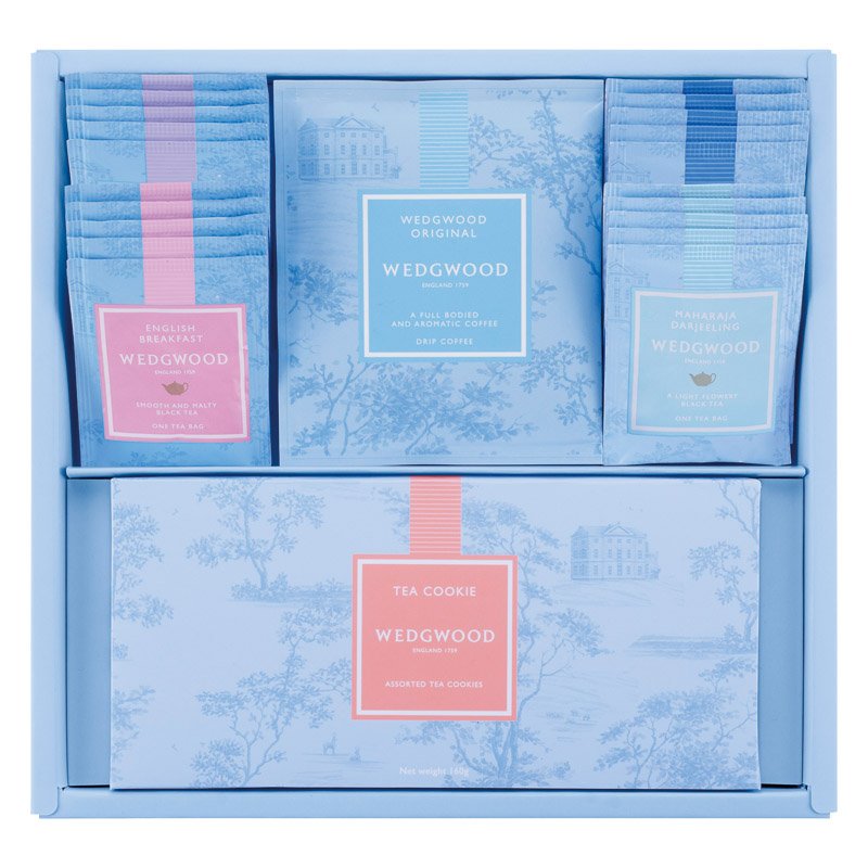 ギフト商品をお買い上げのお客様へ・直送品のため代金引換はご利用できません。・北海道・沖縄はお届けできません。・お届けまで1週間前後お日にちを頂く場合がございます。・ギフト商品は通常商品と同梱できません。気軽にブレイクタイムを楽しめるティーバッグ、ドリップコーヒー、クッキーのアソートセットです。茶葉入りのクッキーはアップルとレモン風味の2種類をご用意。紅茶・コーヒーと一緒にお楽しみください。イングリッシュ ブレックファスト・アールグレイ・ウェッジウッドオリジナル・マハラジャダージリン（各2g）×各5、オリジナルドリップコーヒー（10g）×3、ティークッキーアソート（アップル・レモン）（各80g）×各1・賞味期限：常温6ヶ月【卵・乳・小麦】関連商品ウェッジウッド シグニチャー ティーバッグ 1061064WB25【の...ロイヤル コペンハーゲン ドリップコーヒー・クッキーセット 10773...ウェッジウッド ワイルド ストロベリー ティーバッグ 1083506C...3,456円3,456円3,456円ロイヤル コペンハーゲン ティーバッグ・ドリップコーヒー・クッキーセッ...ニナス ティーバッグセット【のし・包装無料】【代引不可】...トワイニング ティーバッグギフトコレクション TTG-30A【のし・包...3,996円3,996円3,996円モンカフェ&トワイニング ドリップコーヒー&ティーバッグ詰合せギフト ...ウェッジウッド ワイルド ストロベリー ティーバッグ 1083508W...ウェッジウッド ワイルド ストロベリー ティーバッグ&ドリップコーヒー...3,996円3,996円3,996円ウェッジウッド ワイルド ストロベリー アソート 1083509CWN...宇治茶詰合せ（健康応援茶） KOB-250【のし・包装無料】【代引不可...仲井芳東園 豊味緑茶ティーバッグ詰合せ LTP-25【のし・包装無料】...3,996円3,456円3,456円■ ウェッジウッド シグニチャー アソート 1067501NWA25気軽にブレイクタイムを楽しめるティーバッグ、ドリップコーヒー、クッキーのアソートセットです。茶葉入りのクッキーはアップルとレモン風味の2種類をご用意。紅茶・コーヒーと一緒にお楽しみください。