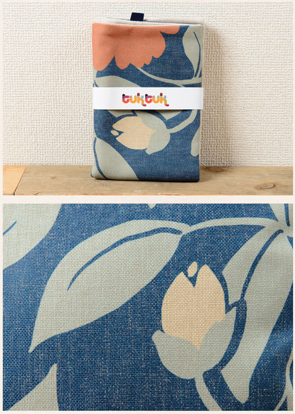 トゥクトゥク クッションカバー TUKTUK フラワー アイビー 北欧 英国 デザイン 45×45cm 花柄 リネン 天然の麻 ハンドメイド ネイビー グリーン イエロー つぼみ イギリス プレゼント ギフト 新生活 新居 祝い 新築