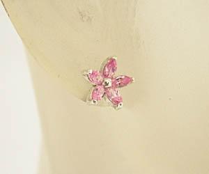 激安輸入雑貨通販の店・WILMARTのシルバー925 ピンクキュービックフラワーピアス　送料無料　銀　花モチーフ　silver925｜アングル2