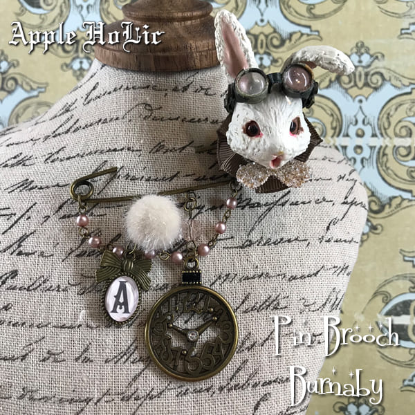 ピンブローチ【White Rabbit Burnaby ・白ウサギ バーナビー】ハンドメイド アクセ...
