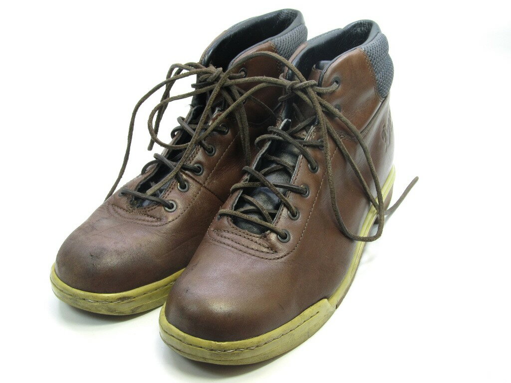 ブランド名 Danner (ダナー) デザイン名 ウエスタンブーツ 表記サイズ 9 サイズ感 (約 27.5cm〜28.0cm) 生産国 VIETNAM 色、柄 ブラウン 状態 ランク：AB アッパー素材 レザー ソール素材 ラバー 全長 約 29.5cm ソール幅 (最大) 約 10.5cm ソール幅 (最小) 約 7.8cm ヒール高 約 2.5cm ブーツ高 約 12.0cm かかとゴム減り 画像参照 備考 -英国、ヨーロッパ、アメリカの定番有名ブランド靴からレアなブランド靴まで幅広く取り扱い。 送料無料、皆様のビジネスシューズ、ブーツなど靴の激安購入を応援します！ 世界の高級ブランド靴を探すならYALAKUへ、楽天最安値に挑戦しています。 靴だけじゃない、挑戦し続ける店長ブログも要チェック!! ブランド名 Danner (ダナー) デザイン名 ウエスタンブーツ 表記サイズ 9 サイズ感 (約 27.5cm〜28.0cm) 生産国 VIETNAM 色、柄 ブラウン 状態 ランク：AB アッパー素材 レザー ソール素材 ラバー 全長 約 29.5cm ソール幅 (最大) 約 10.5cm ソール幅 (最小) 約 7.8cm ヒール高 約 2.5cm ブーツ高 約 12.0cm かかとゴム減り 画像参照 備考 -