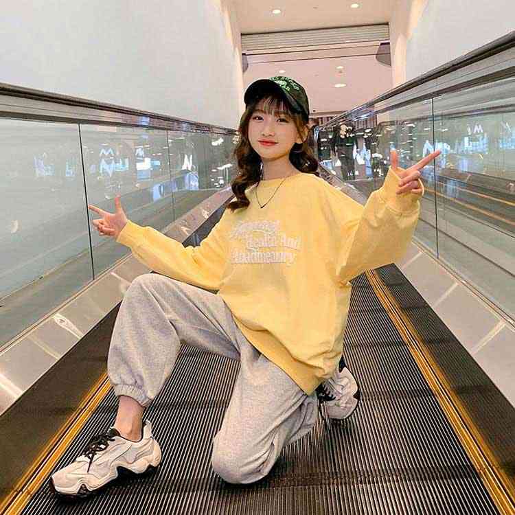ヨロズヤホンテンの110-170cm 子供 トレーナー 送料無料 オーバーサイズ スウェット トップス 長袖 女の子 男の子 キッズ Tシャツ パーカー カットソー 韓国ファッション 子供服 こども リンクコーデ｜アングル3