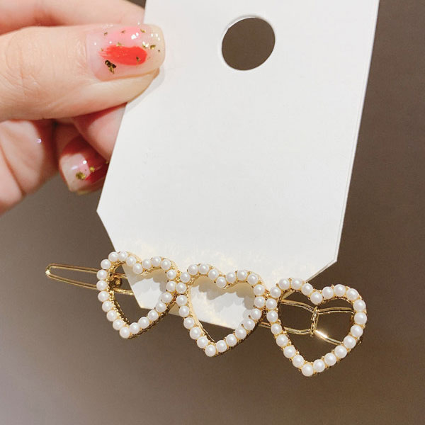 可愛いハートモチーフ ヘアクリック ヘアアクセサリー ビジュー プレゼント ギフト トレンド 20代 30代 40代ヘアピン ピン留め パッチン留め パーティー...