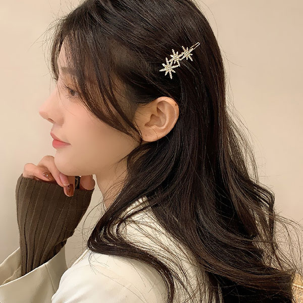 【2色】可愛いフラワー花モチーフ ヘアクリック ヘアアクセサリー ビジュー プレゼント ギフト トレンド 20代 30代 40代ヘアピン ピン留め パッチン留め...