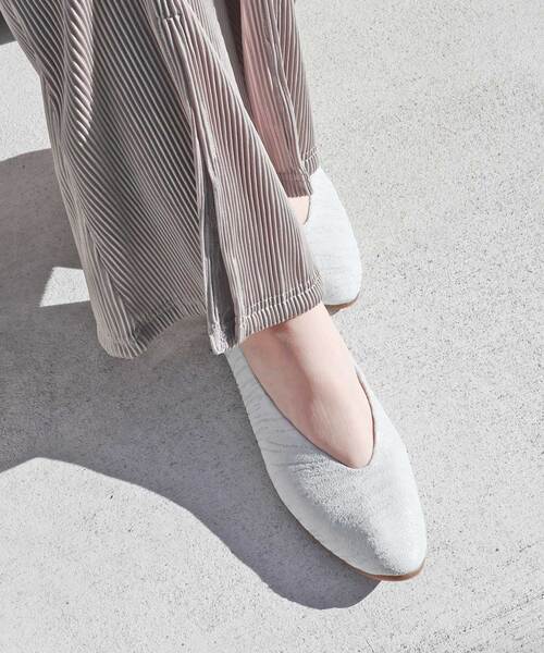 Vカット レザー フラットシューズ／モードカオリ（MODE KAORI）