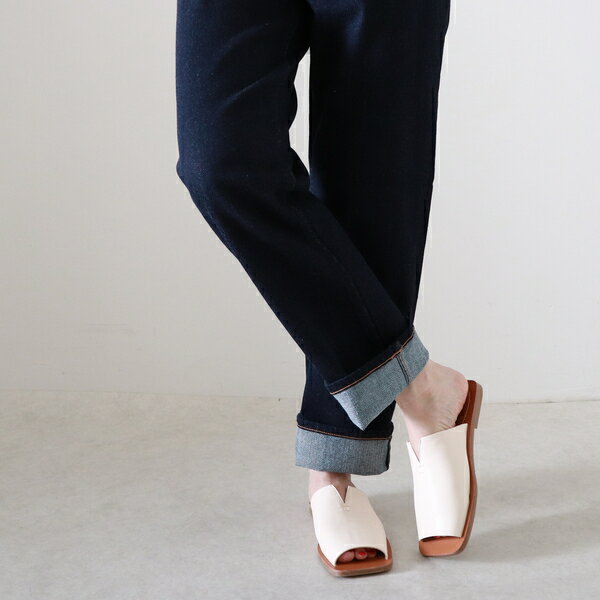 スクエアフラットサンダル／チーク（Cheek）