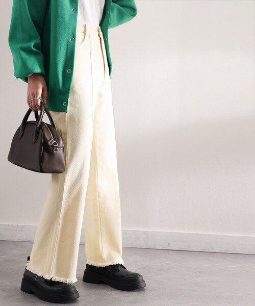 最旬美脚デニム。裾フリンジデニムセミフレアパンツ/クラシカルエルフ(Classical Elf)