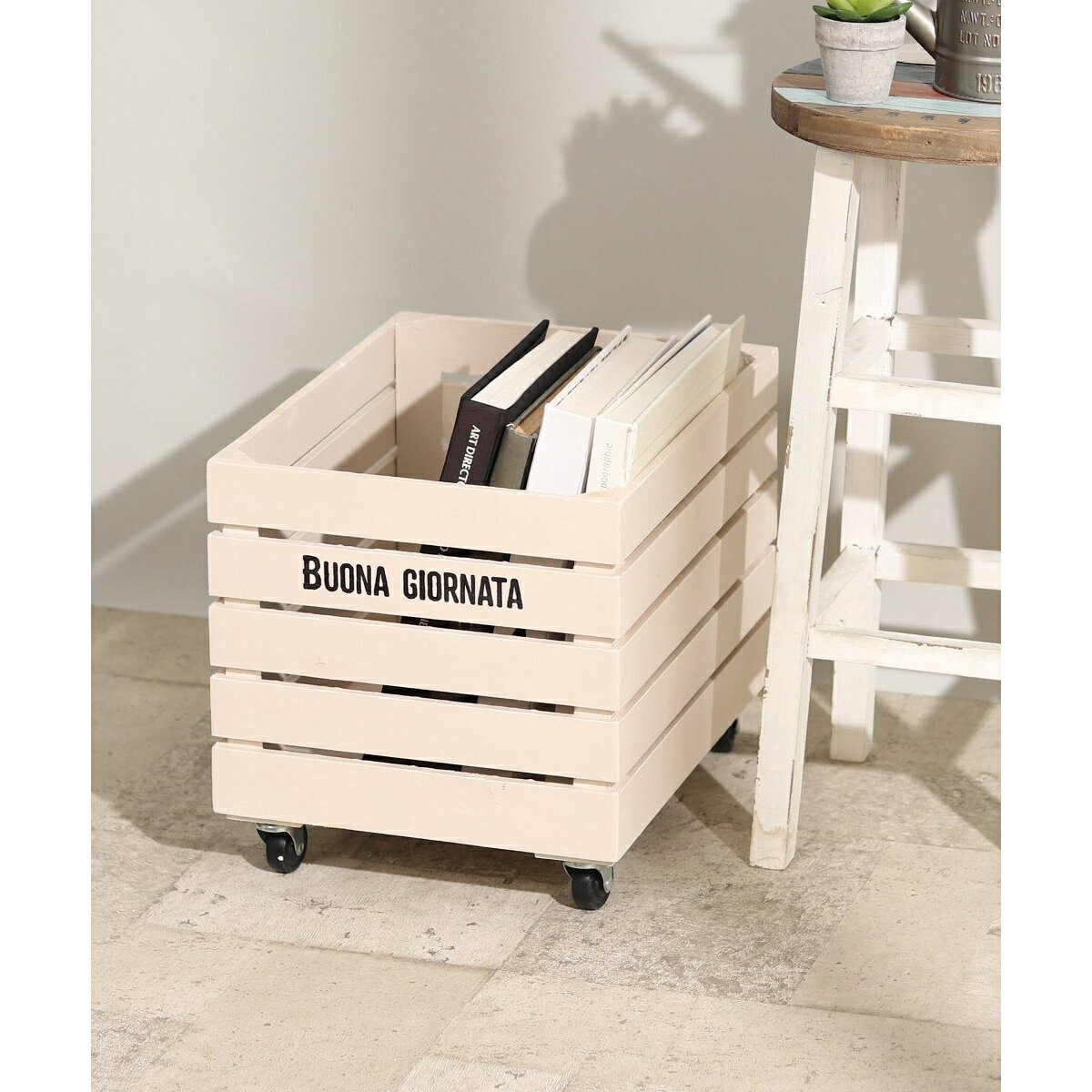 [型番：71560307]ウッド素材の温かみのある収納コンテナカート。キャスター付きで移動も楽々です。お部屋の収納はもちろん、お庭のガーデニング用品をしまって使うのも◎です。■カラー：ホワイト、ブラウン■本体FREE幅:30/奥行き:40/...