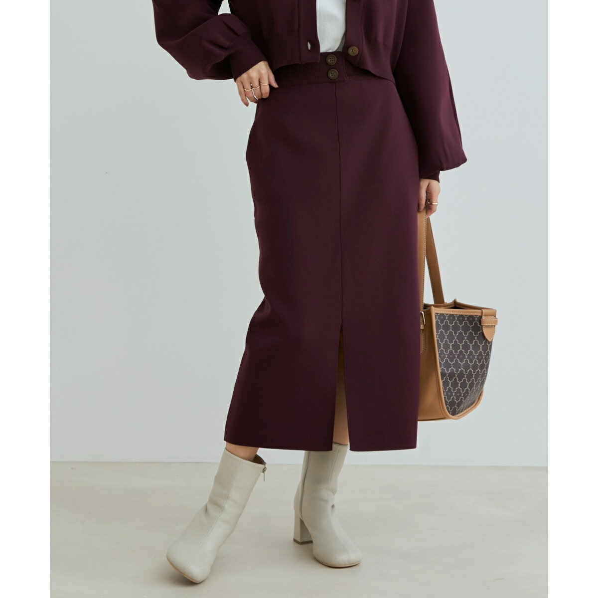 【WEB限定】【高橋愛コラボ】前後2WAYスポンジニットタイトスカート【セットアップ対応】／ビザビ（vis-`a-vis）のサムネイル