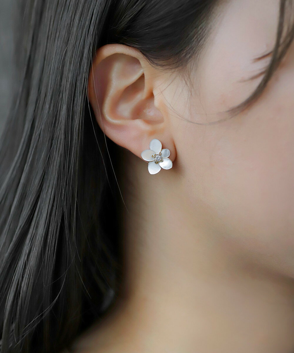 ビジュー×シェルフラワーピアス／アネモネ（ANEMONE）のサムネイル