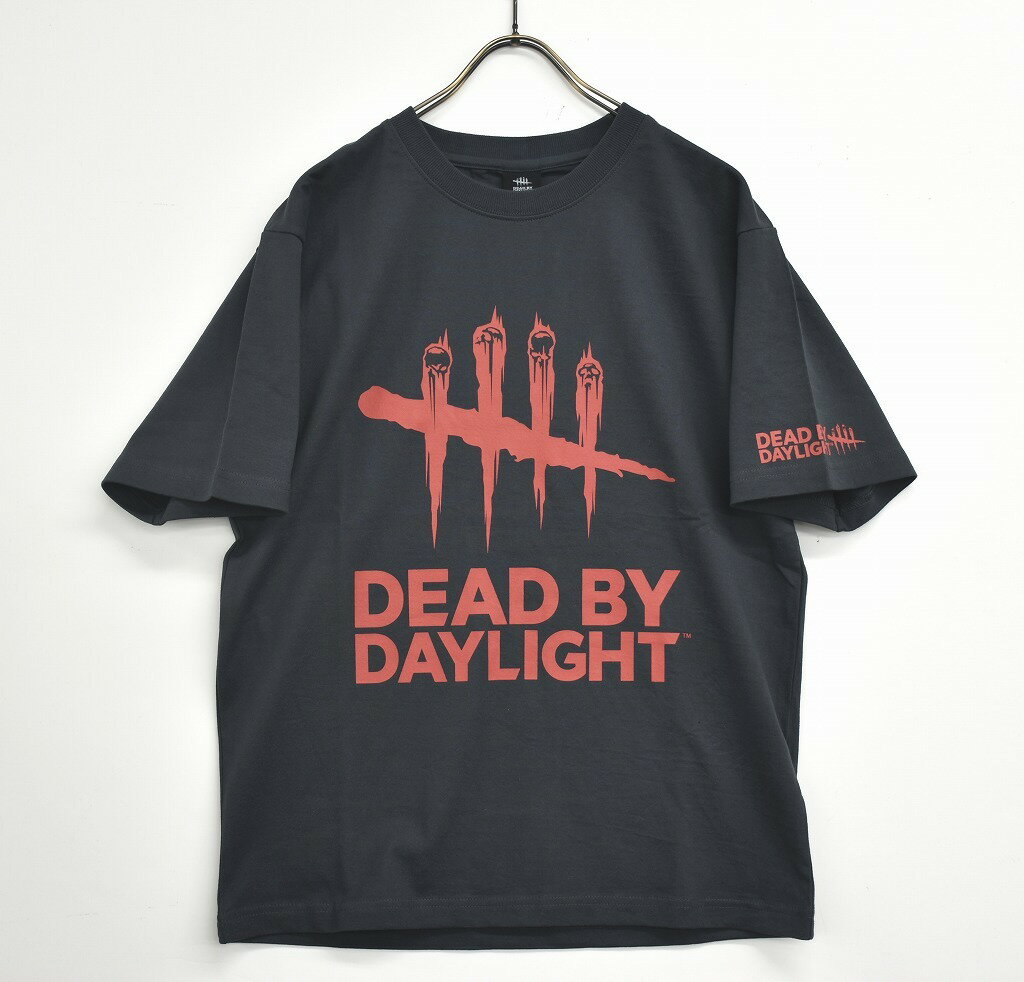 DEAD BY DAYLIGHT VERTICAL LOGO Tシャツ クロ／ブラックバルーンマーケット（BLACK BALLOON MARKET）