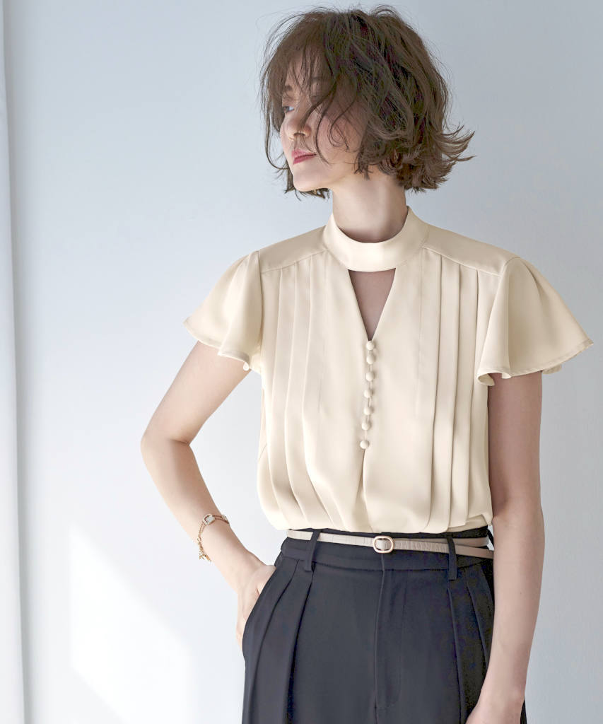 【手洗い】【S〜LL】チョーカーネックフリルスリーブブラウス／ルイルエブティック（RUIRUE BOUTIQUE）