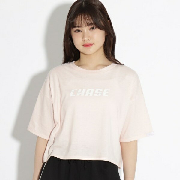 【吸水速乾抗菌防臭洗濯物が乾きやすい】CHASEロゴ短丈Tシャツ／ピンクラテ（PINK-latte）