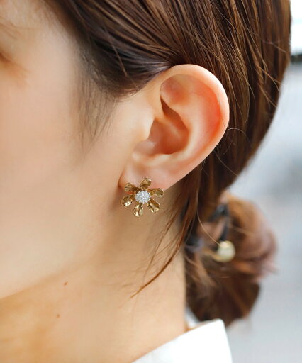 メタルフラワーピアス/アネモネ(ANEMONE) メタルフラワーピアス/アネモネ(ANEMONE)
