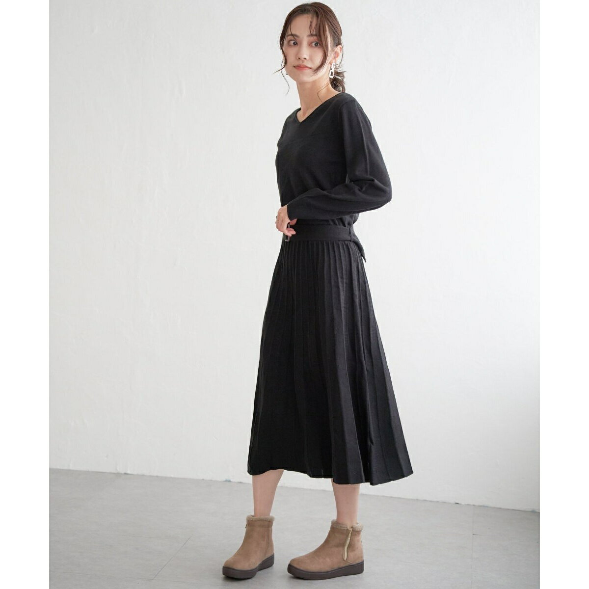 フィット＆フレアニットプリーツワンピース／イッカ（ikka）