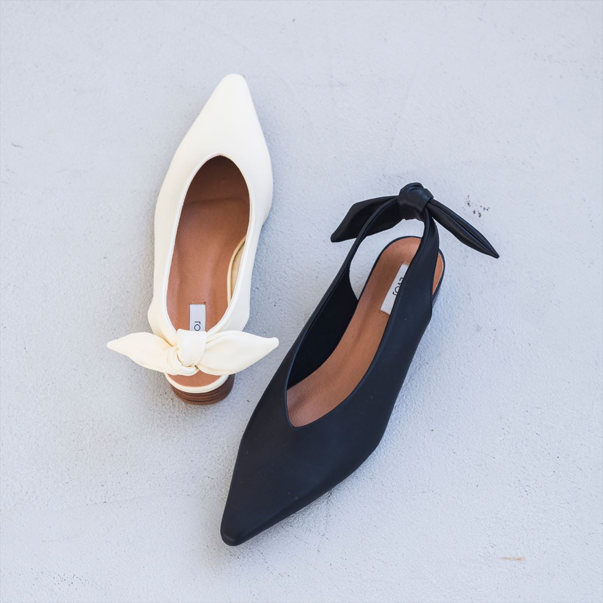 【23春夏新作】バックリボンVカットパンプス IU9992／EVOL（EVOL）のサムネイル