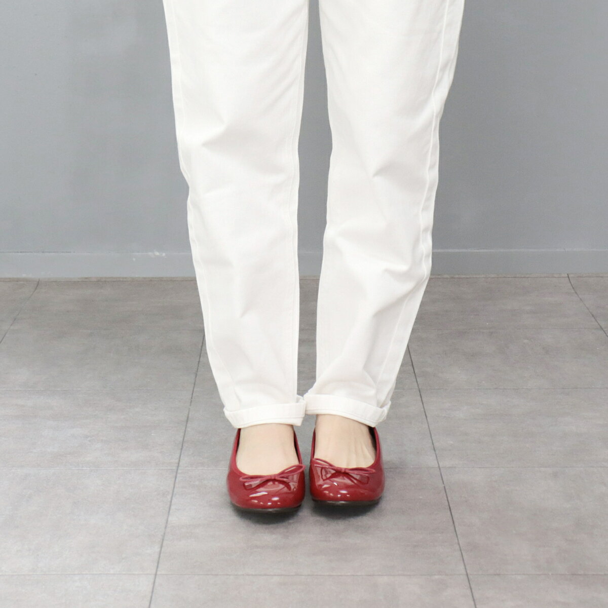 【日本製・晴雨兼用】リボン付きラウンドトゥバレエパンプス／アミティエ（amitie）