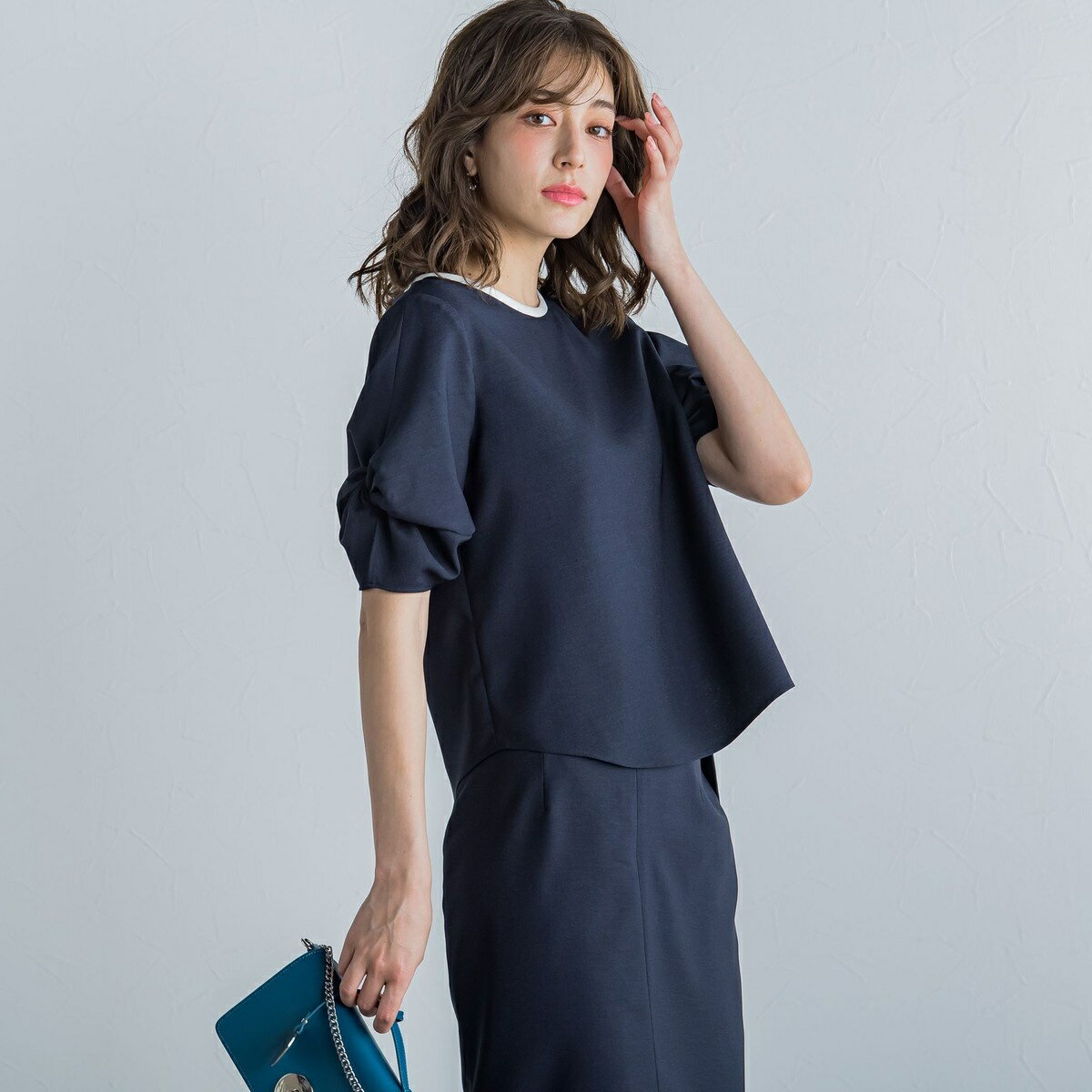 【WEB別注】　フェイクリネン配色ブラウス≪洗濯機で洗える≫／ビアッジョブルー（Viaggio blu）のサムネイル