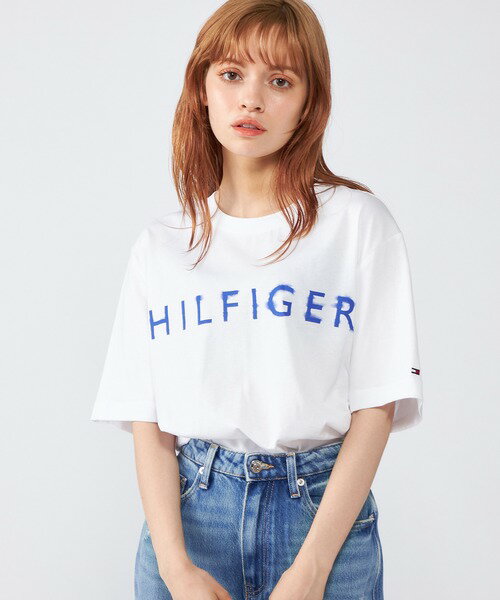 【オンライン限定】フェードロゴTシャツ／トミー ヒルフィガー（Tommy Hilfiger）