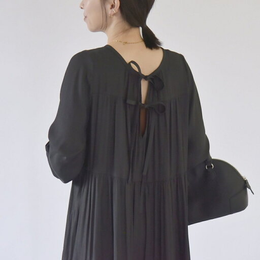 quaranciel: 〈洗濯機可能〉2way ギャザー ワンピース/カランシエル(quaranciel) quaranciel: 〈洗濯機可能〉2way ギャザー ワンピース/カランシエル(quaranciel)