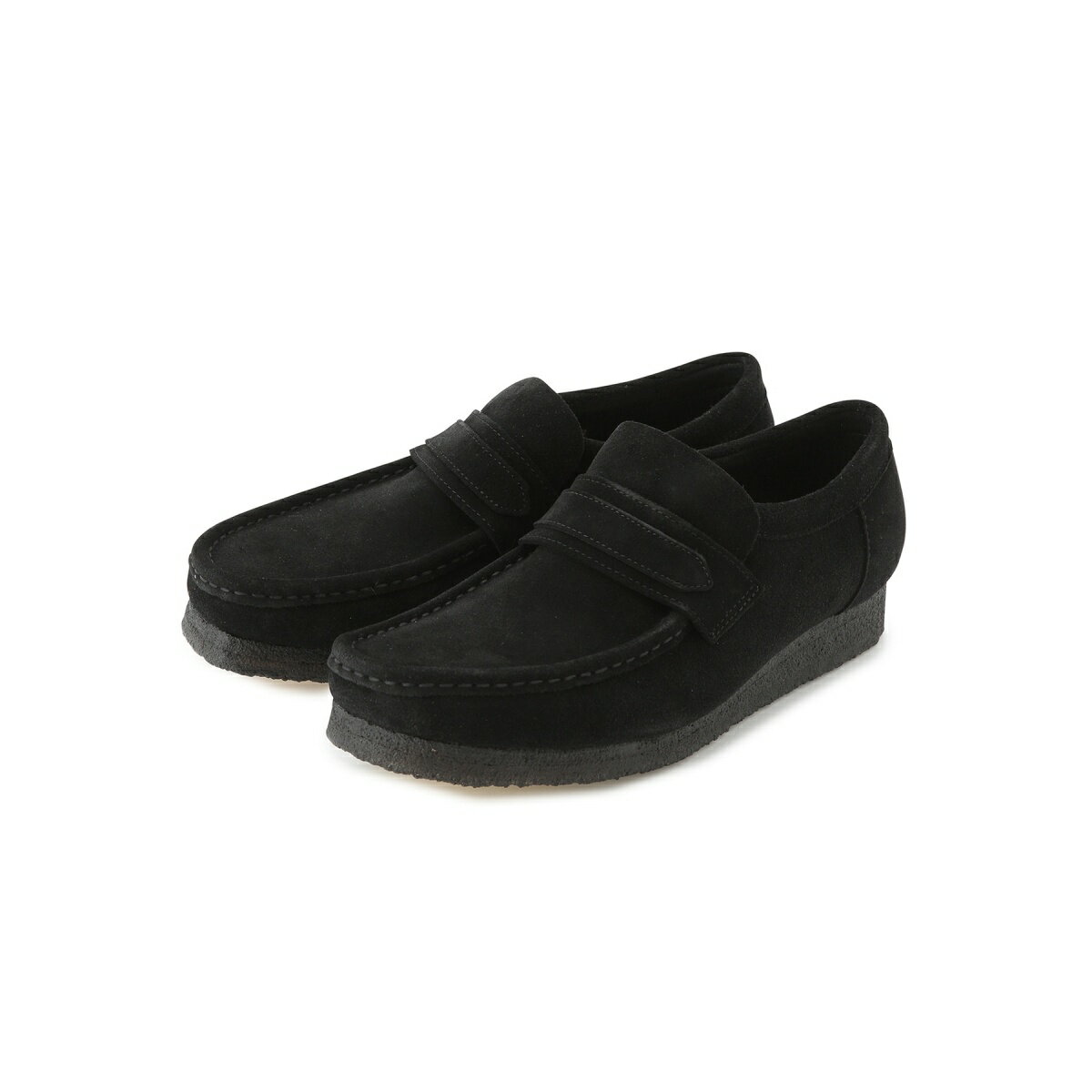 [型番：BHA73220]CLARKS / クラークス　Wallabee Loafer ワラビー ローファーCLARKSの名作ワラビーローファー。ブラックのソフトなプレミアムスエードと同色のブラックのクレープソールがカジュアルながらシックな印象です。手縫いのエプロンシームがさらに魅力を引き立てます。メーカー品番：26172503【CLARKS / クラークス】1825年にイングランド南西部の小さな町でスタート。180年以上の長い歴史の中で培った経験、技術、履き心地の良いデザインと機能性が世界で愛されています。※撮影場所やライティング、お使いのモニター環境によって色の見え方が異なる場合がございます。※商品のカラーは詳細画像の色味をご参照ください。■カラー：ブラック（01）7.5／cm25.5 | その他（プラットフォーム）1.5（ソールの厚み）2.8（両足重量）960g8／cm26 | その他（プラットフォーム）1.5（ソールの厚み）2.8（両足重量）960g8.5／cm26.5 | その他（プラットフォーム）1.5（ソールの厚み）2.8（両足重量）960g※(　)で表記されている数字はヌードサイズです。ヌードサイズとは衣服を身につけない身体のサイズです。お客様ご自身の身体サイズと比較してお選びください。 ■素材： ■お手入： &nbsp;&nbsp;&gt;&gt;商品のお取り扱い方法 ■原産国： アルバニア