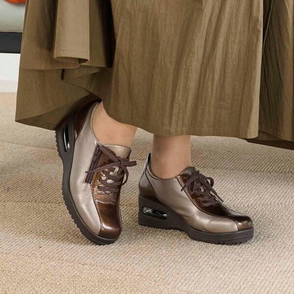 【3E】エアソールレースアップスニーカー／アトリエ（Atelier）