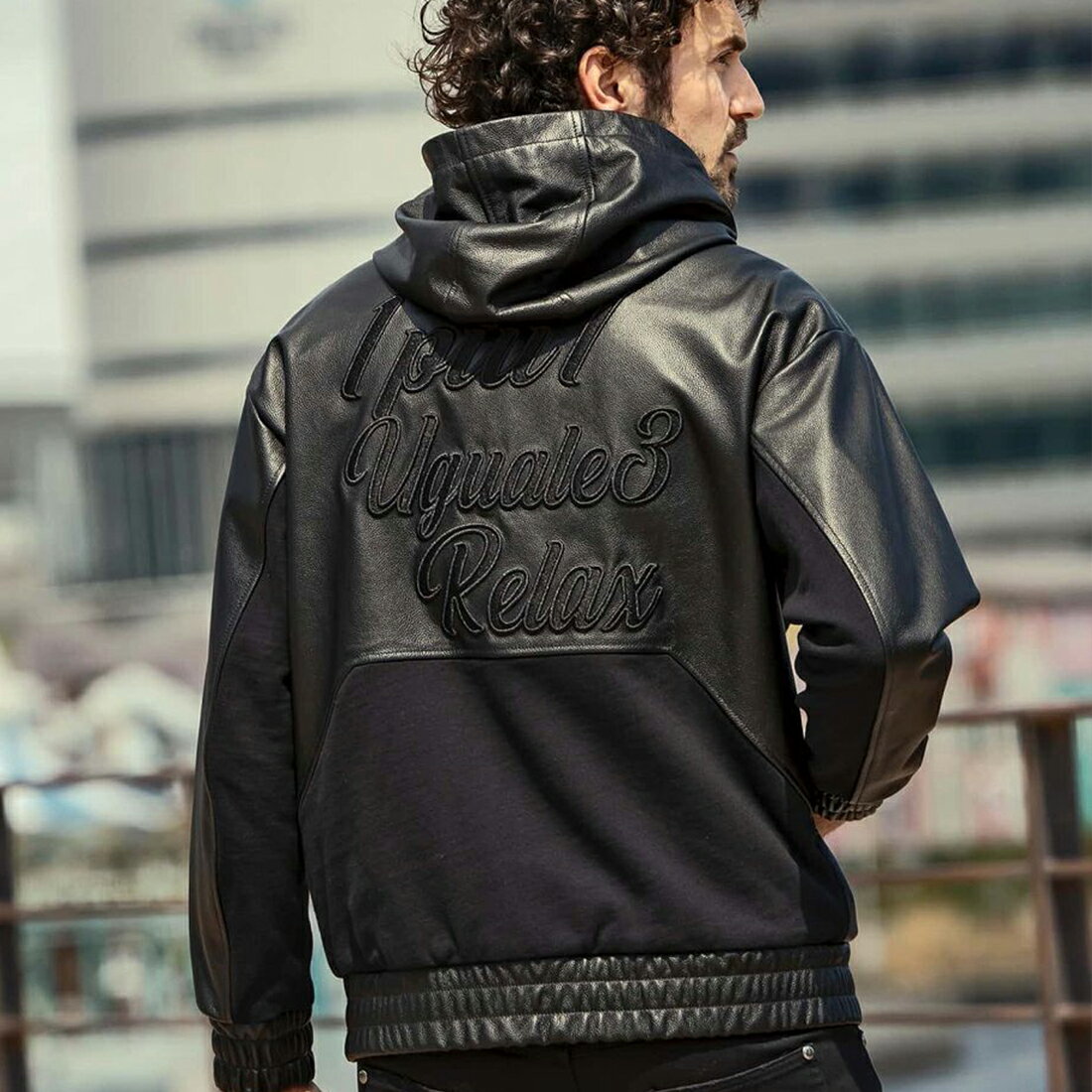 希少 1PIU1UGUALE3 RELAX ラムレザー切替 パーカー 希少 1PIU1UGUALE3 RELAX ラムレザー切替 パーカー 1PIU1UGUALE3 RELAX