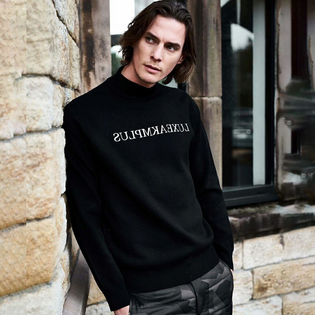 LUXE AKM PLUS ゴルフ フロントロゴモックネックニット／リュクスエイケイエムプラス（LUXEAKMPLUS）