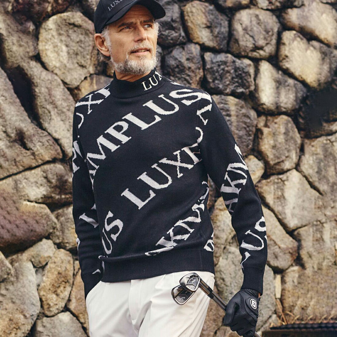 ゴルフ 総柄ロゴモックネックニット／リュクスエイケイエムプラス（LUXEAKMPLUS）