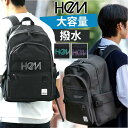 [型番:hem39712]【ブランド名】 HeM(ヘム)【商品名】 HeM ヘム レイ デイパック型リュック【メーカー型番】 【商品説明】通学やお出かけに最適！HeM（ヘム）から、たっぷり入って使い勝手抜群なレイ・デイパック型リュックが新登場。【全部ひとまとめにできる大容量サイズ】しっかりとしたマチ＆深さで収納力ばっちり。荷物が入っていない状態でも自立する、容量約30Lのリュック。【うれしい2ルーム仕様】ノートPCを収納できるメインルームと、ざっくり収納しやすいサブルームを装備。どちらもすっきり仕分けできるのが嬉しい！【ガバっと開くダブルファスナー式】メインルーム＆サブルームは、左右どちらからも大きく開くダブルファスナータイプ。中身が見やすく、取り出しもスムーズ。【B4サイズ対応のメインルーム】B4サイズが縦向きにぴったり。通学に必要なテキストなどはもちろん、ノートPCを収納できるクッションポケットや小物ポケットも搭載！【A4サイズ対応のサブルーム】A4サイズが縦向きにすっぽり収まる！ポケットのないシンプルなつくり。【サッと取り出せる外ポケット】小物を整理できるフロントポケット、折りたたみ傘やペットボトルをINできるサイドポケット、安心して貴重品を持ち歩けるシークレットポケット付き。【背負い心地快適】背面とショルダーベルトはソフトな質感で、体に負担がかかりにくい！どちらも汗をかいてもムレにくいメッシュ仕様◎【横マチ調節OK】両サイドに、荷物の量に合わせて調節できるベルト付き。【ちょっとの雨なら大丈夫】表面に水滴や汚れを弾く、はっ水加工済み。お手入れも拭き取るだけ！（※完全防水ではありません。）【シンプルなユニセックスデザイン】ブラックのボディに、ブランドロゴプリントが映える☆プリント文字と同じカラーのベルト使いもアクセントに。（※ブラックはリュックと同色のため、カラーが見えにくい仕上がりです。）【遊び心をプラスして自分仕様に】フロントロゴ部分のポケットは、中身が見えるメッシュ仕様。お気に入りのキャラクターグッズや小物を入れて、オリジナル感を表現！フロント＆ショルダベルトにはDカンも装備。■カラー：ホワイト、ミント、パープル、ブラック[縦]約45cm／[横]約34cm／[マチ]約16cm[ショルダー]約46cm〜約95cm（調節可能）※サイズは当店計測の実寸サイズです。実際の商品ならびにメーカー表記サイズとは多少の誤差が生じる場合がございます。あらかじめご了承ください。※(　)で表記されている数字はヌードサイズです。ヌードサイズとは衣服を身につけない身体のサイズです。お客様ご自身の身体サイズと比較してお選びください。 ■素材： ■お手入： &nbsp;&nbsp;&gt;&gt;商品のお取り扱い方法 ■原産国：HeM ヘム レイ デイパック型リュック／バックヤードファミリー（BACKYARD FAMILY）ホワイトミントパープルブラック画面上と実物では、多少色具合が異なって見える場合がございます。