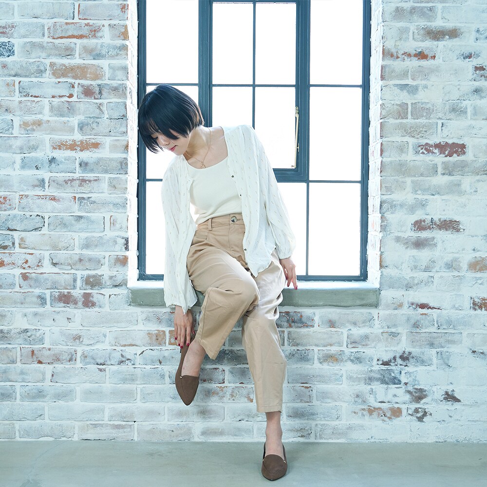 【23秋冬新作】アーモンドトゥ フラットパンプス／ベティクラブ（BETTYCLUB）