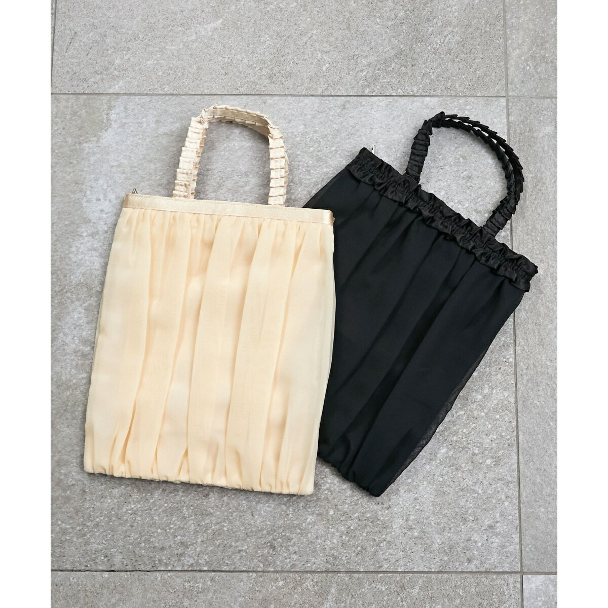 ギャザーフリルトートバッグ／マジェスティックレゴン（MAJESTIC LEGON）