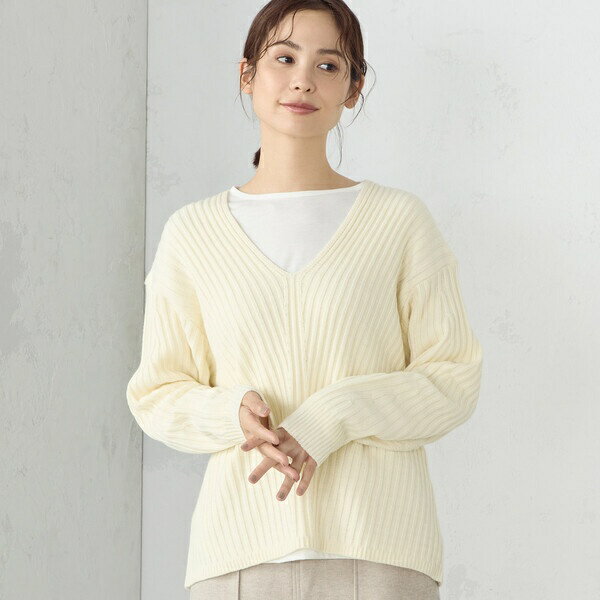 【セットアイテム】　Vネックニット＋クルーネックTシャツ／コムサイズム（COMME CA ISM）