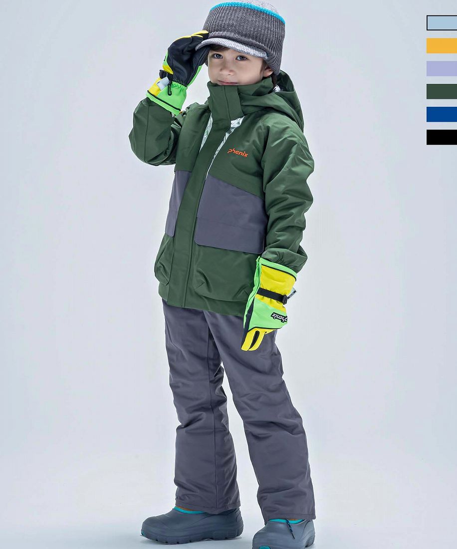 最大20cmサイズ調整可能phenixski 2023 Autumn/Winter Collectionメタリックの素材が特徴的な、ジュニア用の2ピースウェア。耐水圧10000mmの2WAYストレッチ生地を使用。袖丈、股下の長さが調整できるスクスク機能付き。[型番:ESB232P82]■カラー：6色展開SIZEジャケットJP-100 EU-0-4　(胸囲79.0 前丈38.0 後丈44.9 裄丈52.0)cmJP-110 EU-2-6　(胸囲83.0 前丈41.0 後丈47.9 裄丈57.0)cmJP-120 EU-4-8　(胸囲88.0 前丈44.0 後丈50.9 裄丈62.0)cmJP-130 EU-6-10　(胸囲93.0 前丈47.0 後丈53.9 裄丈67.0)cmJP-140 EU-8-12　(胸囲99.0 前丈51.0 後丈57.9 裄丈72.0)cmJP-150 EU-10-14　(胸囲105.0 前丈55.0 後丈61.9 裄丈76.5)cmJP-160 E※(　)で表記されている数字はヌードサイズです。ヌードサイズとは衣服を身につけない身体のサイズです。お客様ご自身の身体サイズと比較してお選びください。 ■素材： 表地：ポリエステル100%裏地：ポリエステル100% ■お手入： &nbsp;&nbsp;>>商品のお取り扱い方法 ■原産国：Snow Jet Junior Two-piece キッズ/スキー/ツーピース／フェニックス（phenix）ICE BLUEKHAKIPURPLECHARCOALGRAYBLUEMUSTARD画面上と実物では、多少色具合が異なって見える場合がございます。