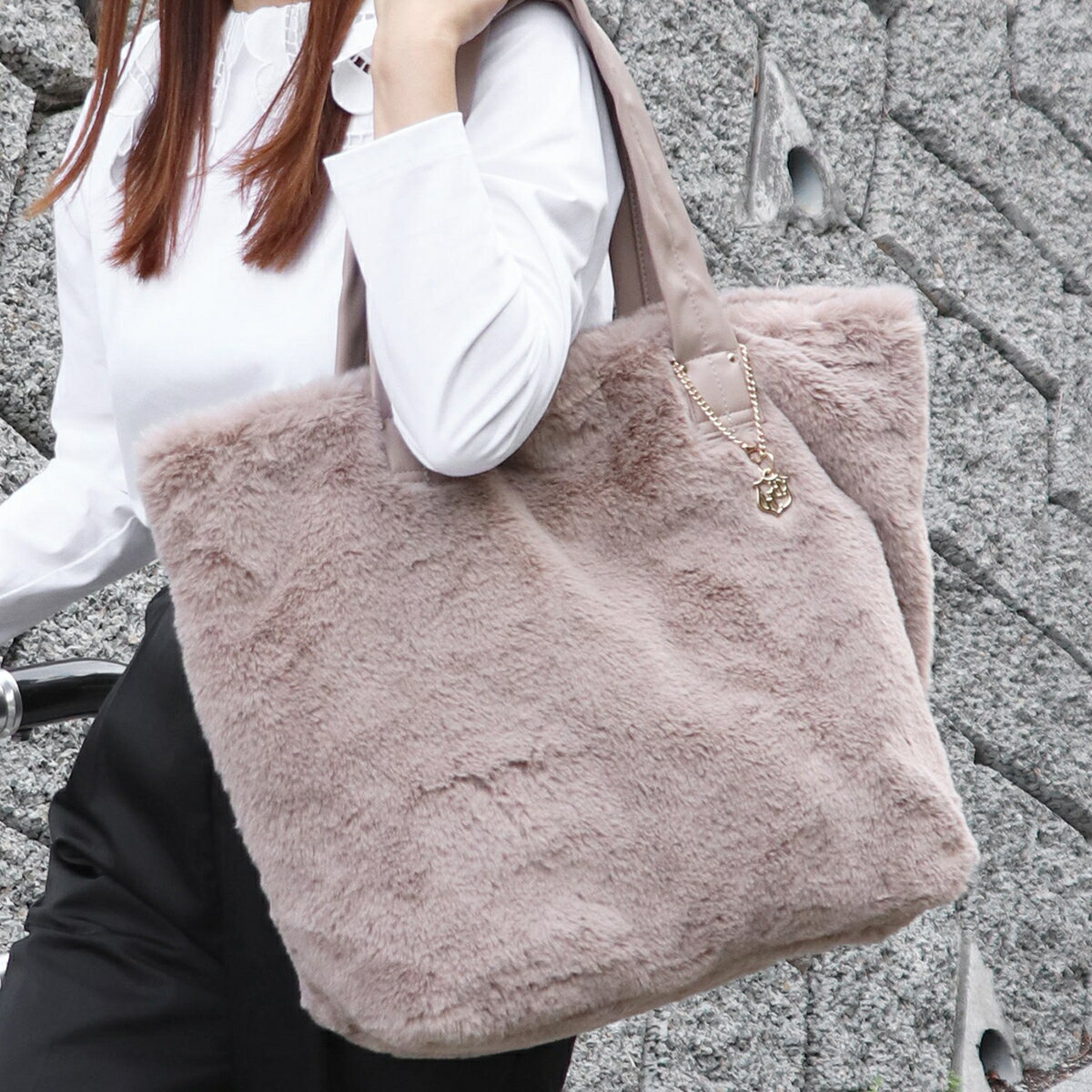 フェイクファー ビッグトートバッグ／ベース（BASE）