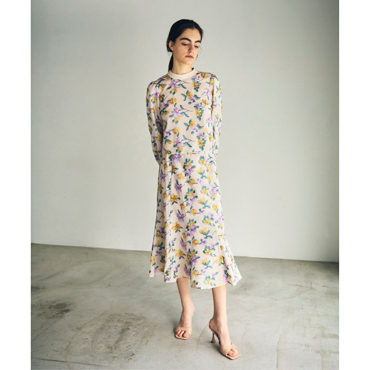 フラワー刺繍ショートトップ／グレースコンチネンタル（GRACE CONTINENTAL）