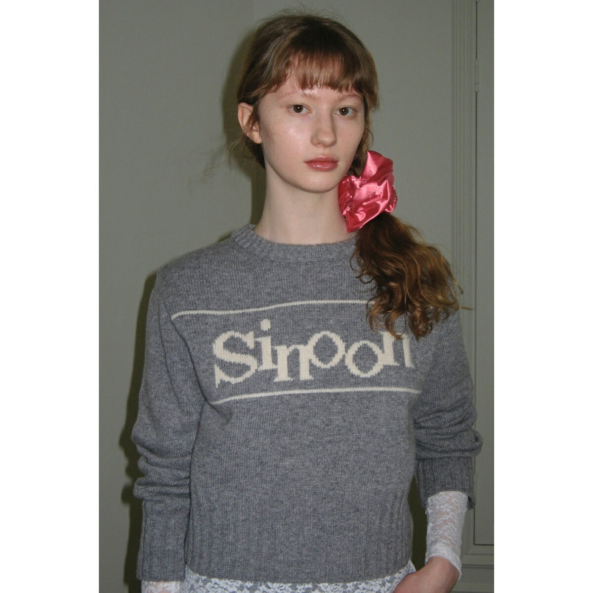 【韓国人気ブランド/sinoon】ロゴニットプルオーバー／ビス（VIS）のサムネイル