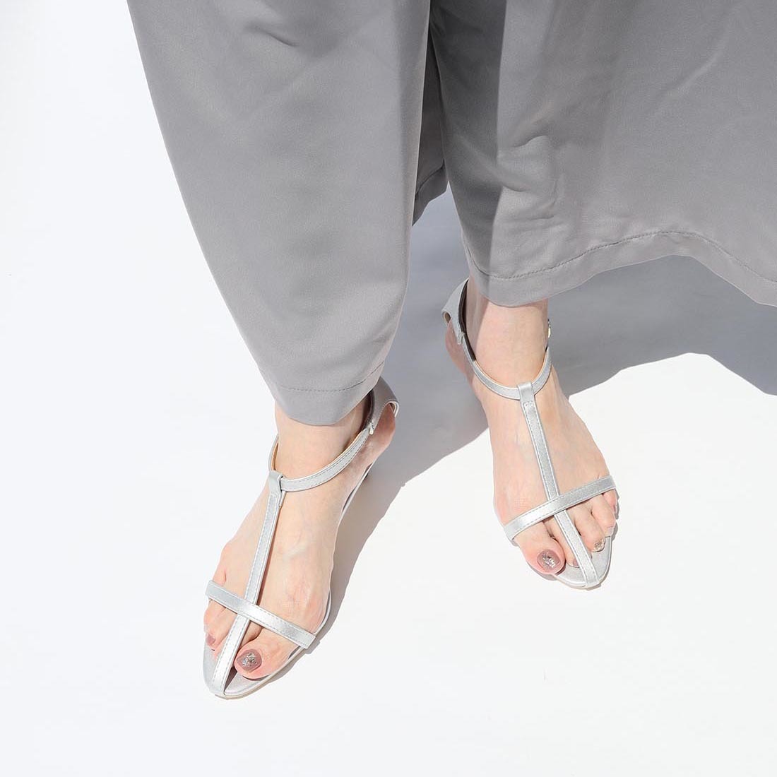 Tストラップサンダル／リーカ（RiiiKa）